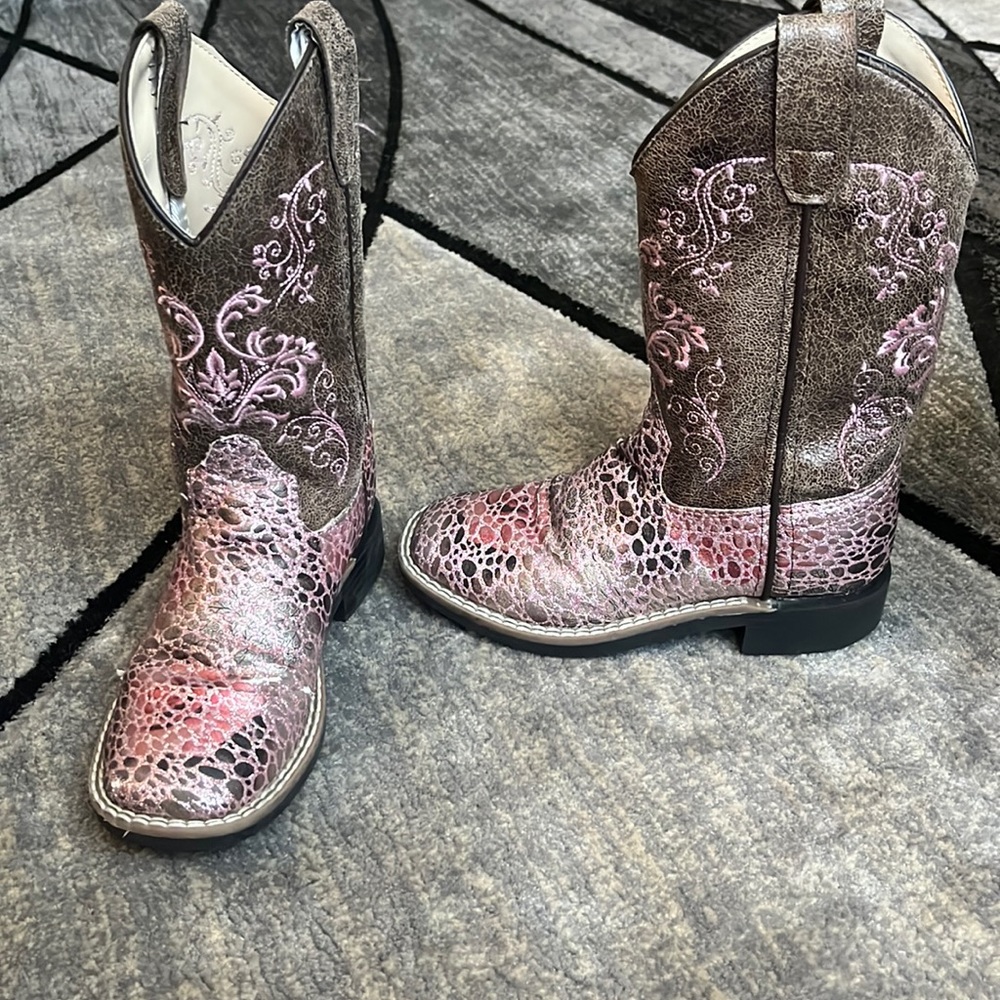 Boot barn👢little girl boots